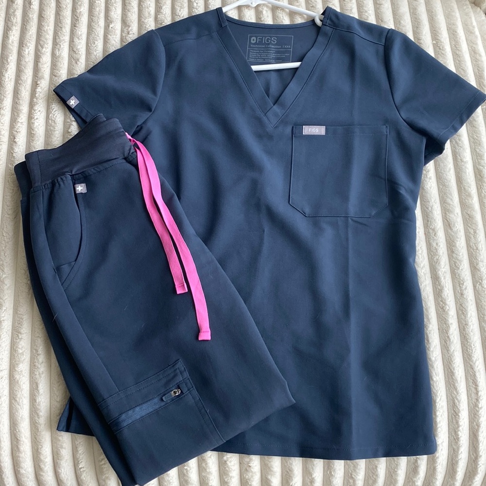 Figs Scrub Set